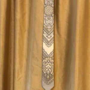 D&G tie